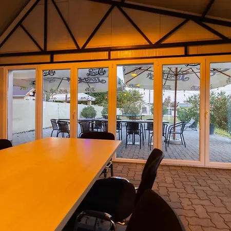 Szelidi アパートホテル 4*