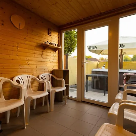 Szelidi アパートホテル