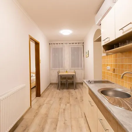 Szelidi 4* دوناباتاج