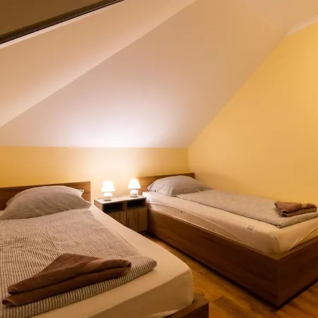 Szelidi 4* دوناباتاج