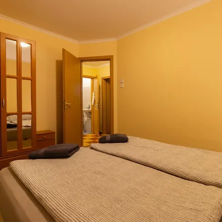 Szelidi 4* دوناباتاج