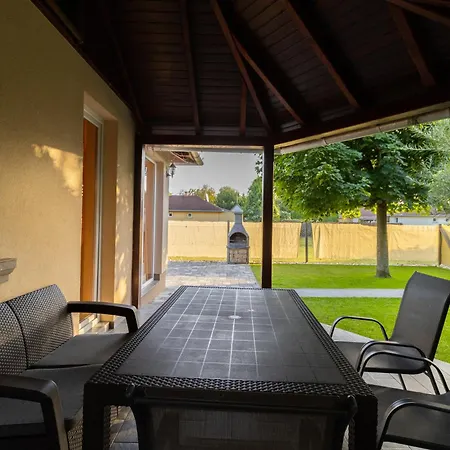 アパートホテル Szelidi 4*